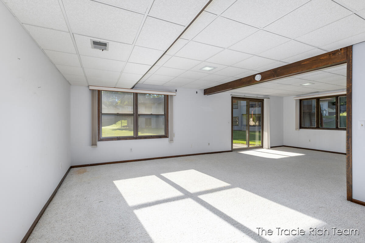 2142 Remington Way NE Grand Rapids MI 49505
