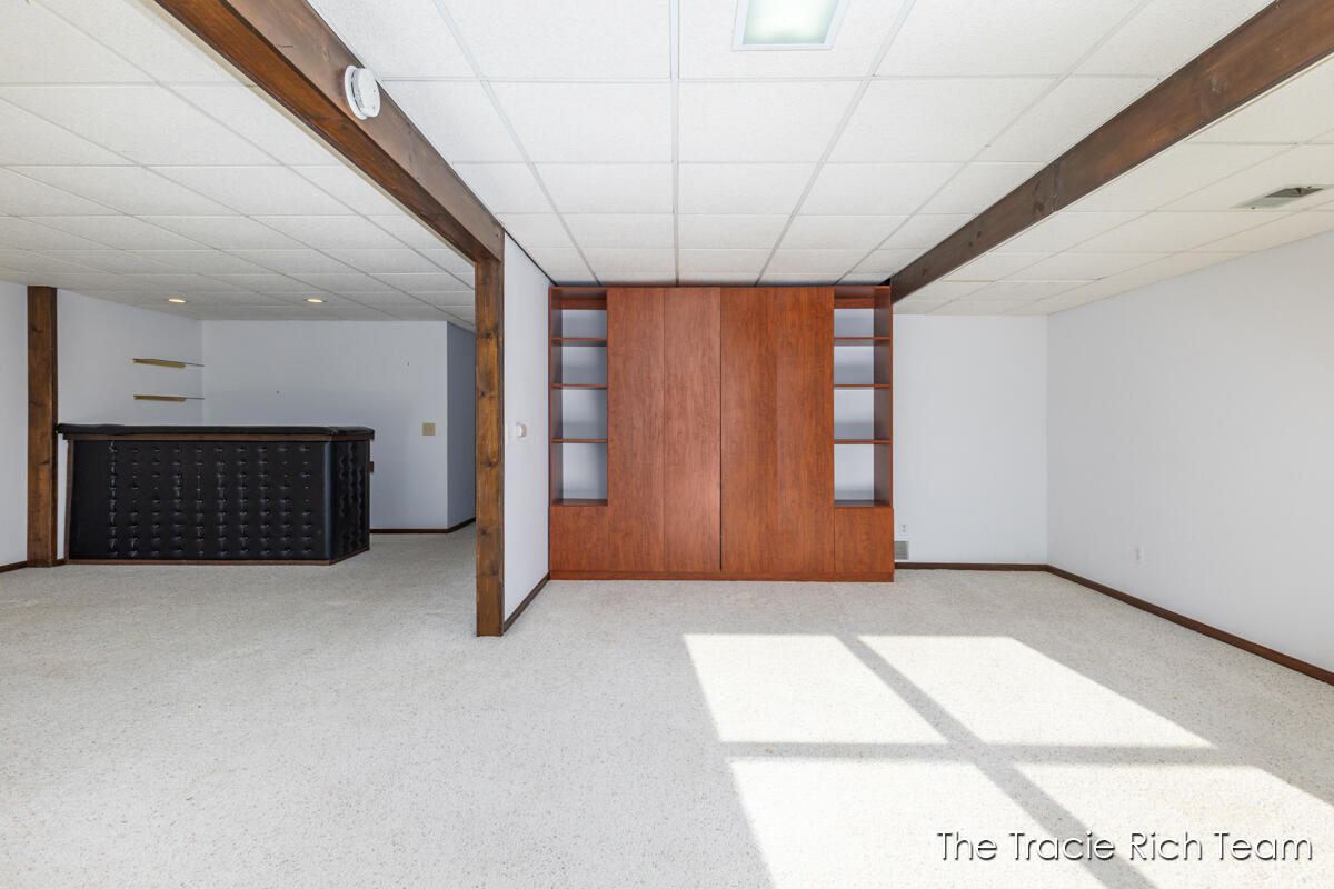 2142 Remington Way NE Grand Rapids MI 49505
