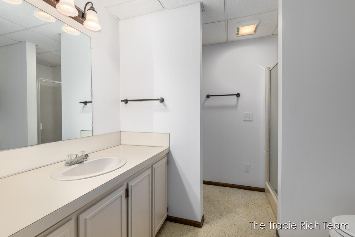 2142 Remington Way NE Grand Rapids MI 49505