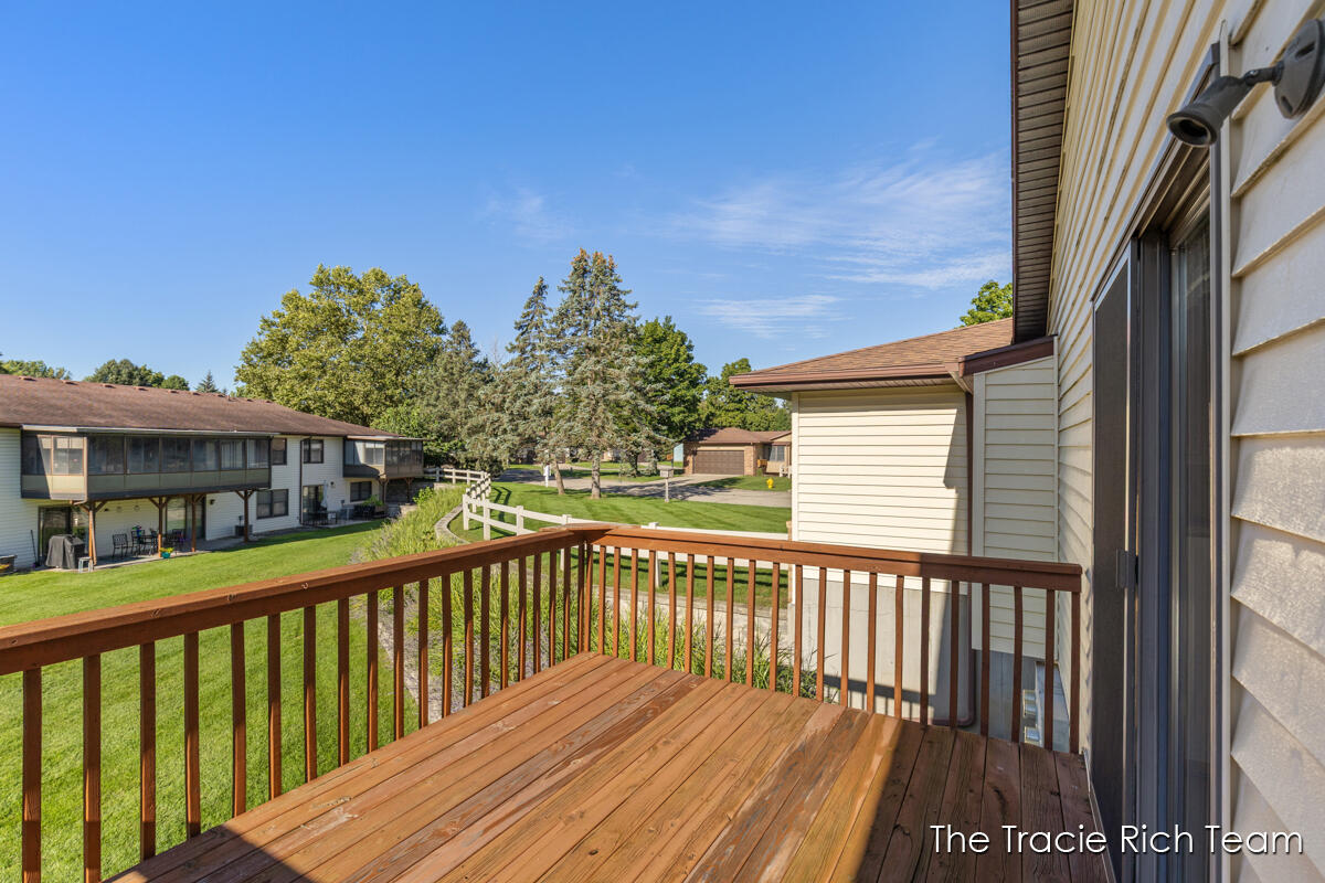 2142 Remington Way NE Grand Rapids MI 49505