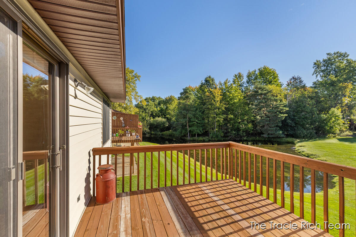 2142 Remington Way NE Grand Rapids MI 49505