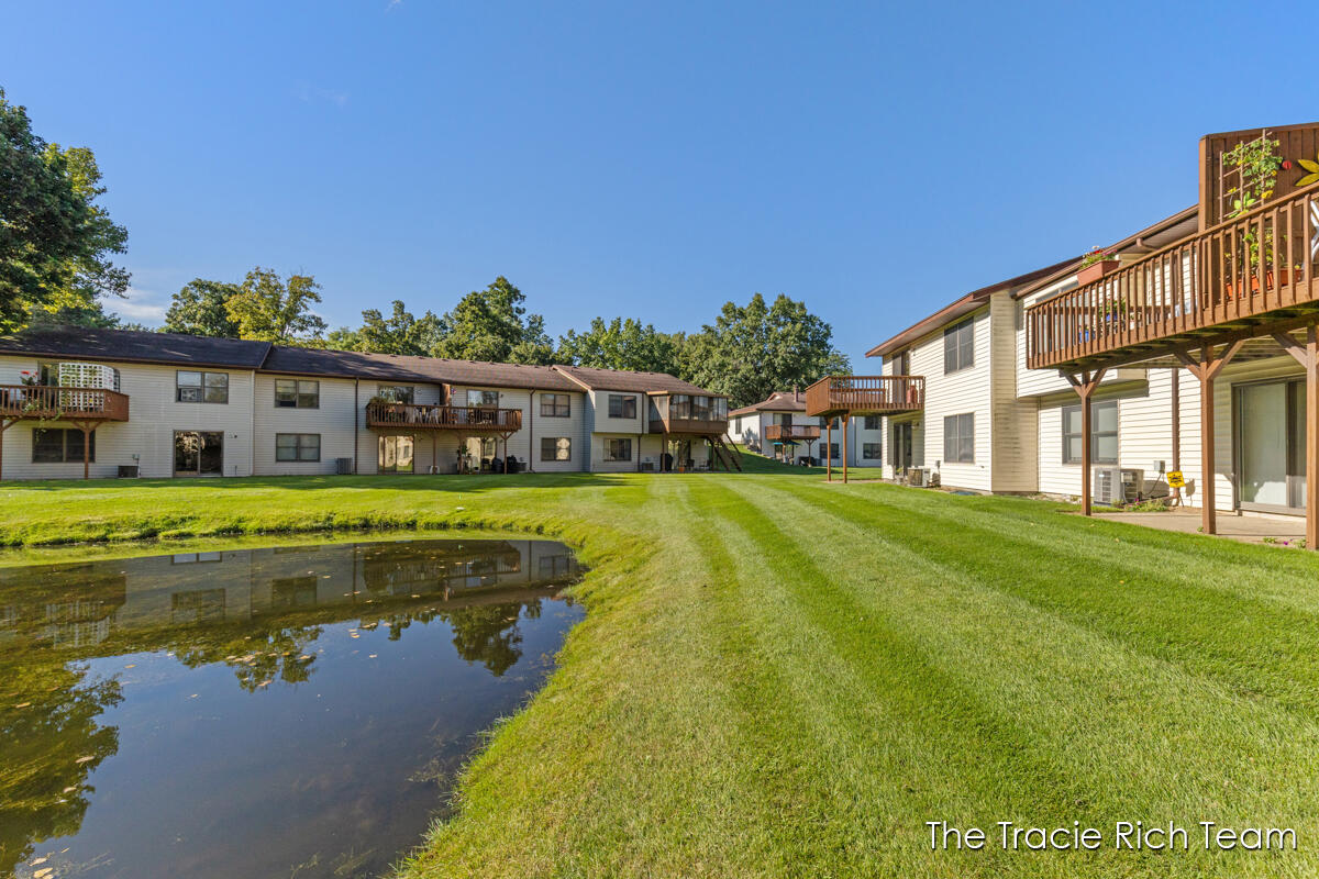 2142 Remington Way NE Grand Rapids MI 49505