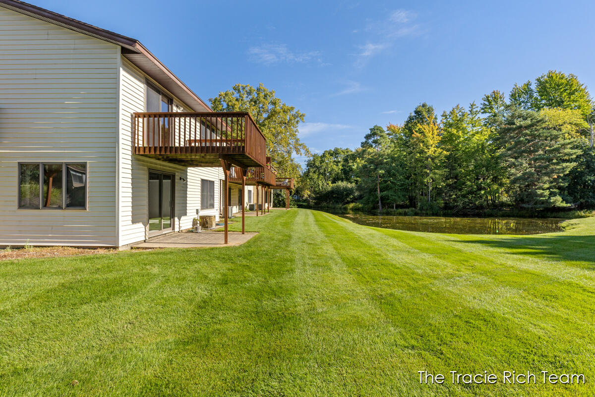 2142 Remington Way NE Grand Rapids MI 49505