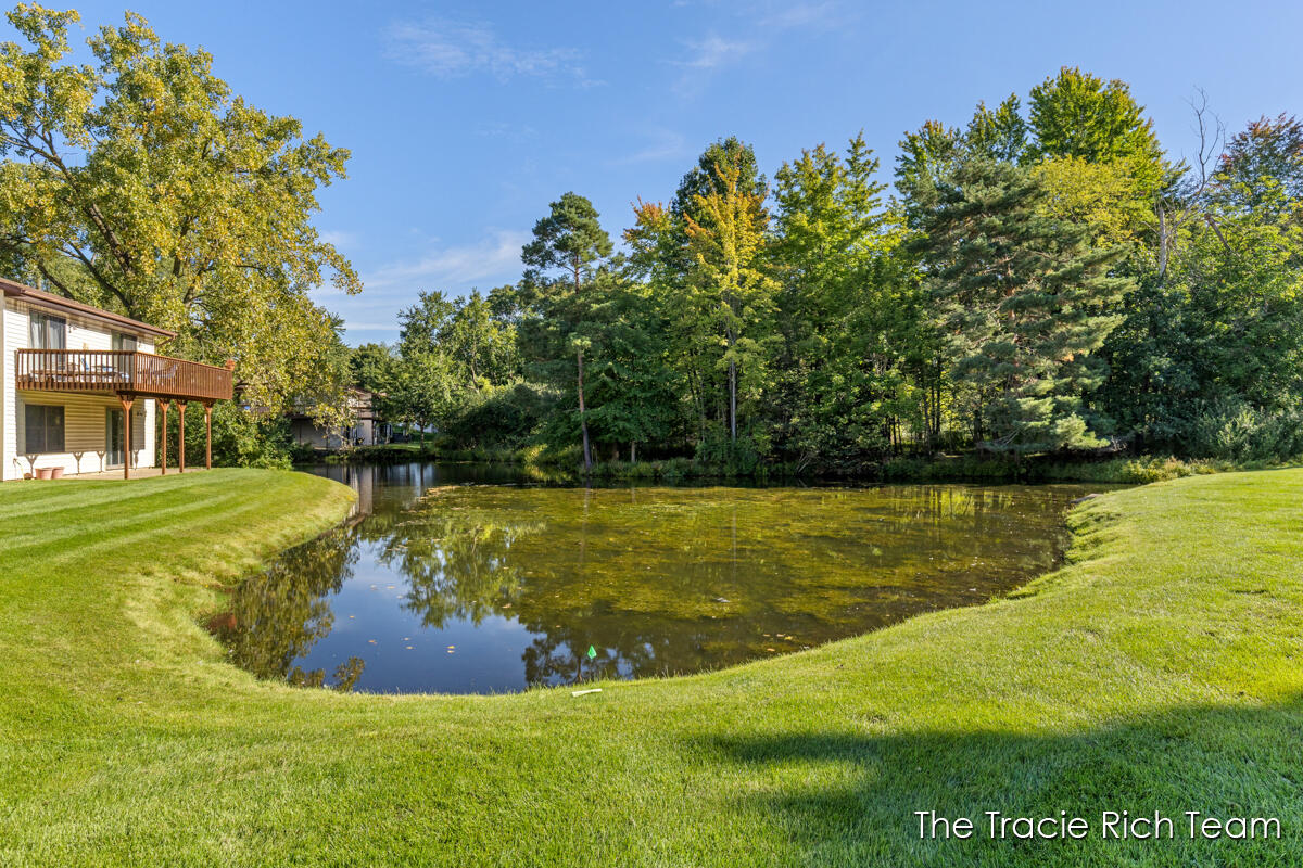 2142 Remington Way NE Grand Rapids MI 49505