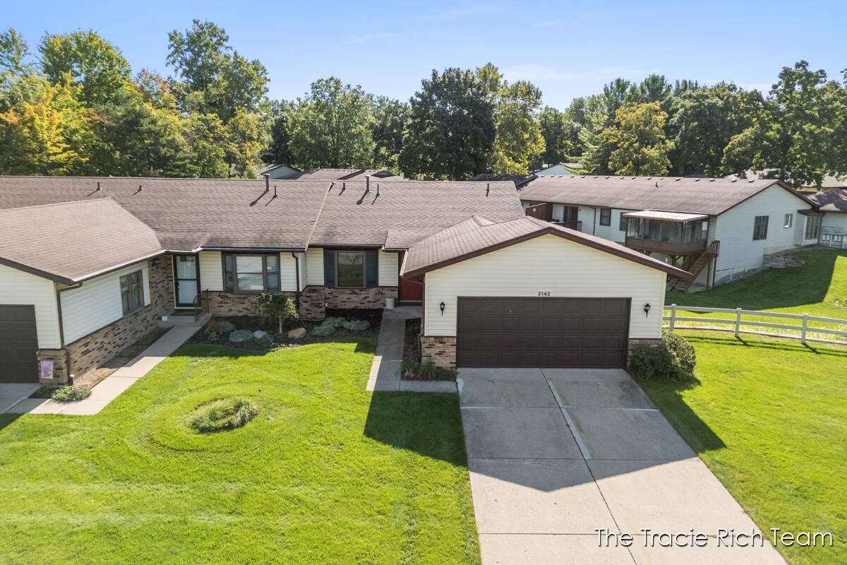 2142 Remington Way NE Grand Rapids MI 49505
