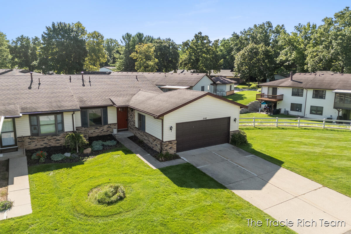 2142 Remington Way NE Grand Rapids MI 49505