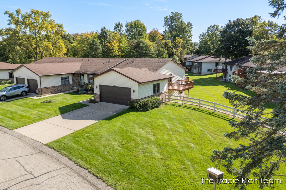 2142 Remington Way NE Grand Rapids MI 49505