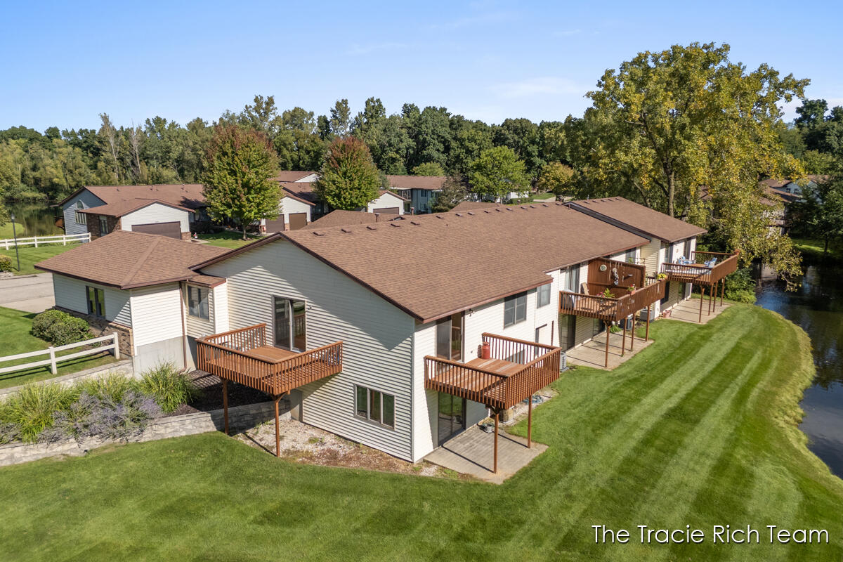 2142 Remington Way NE Grand Rapids MI 49505