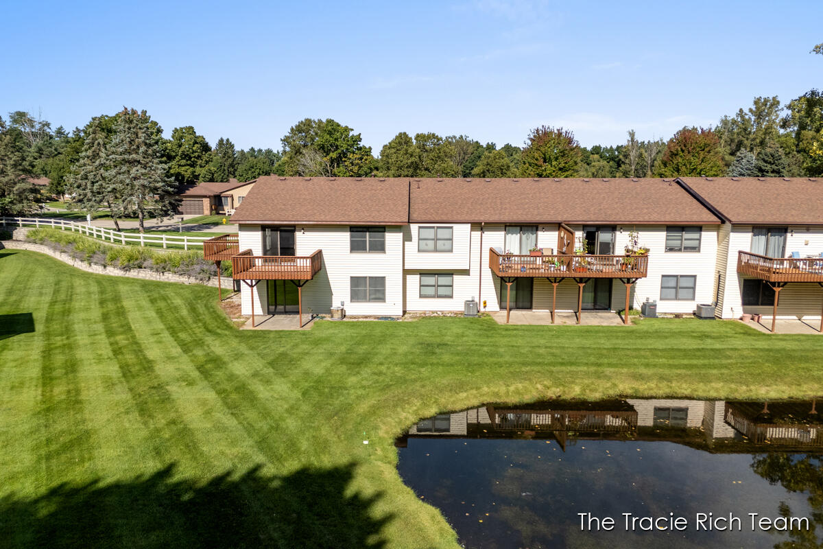 2142 Remington Way NE Grand Rapids MI 49505