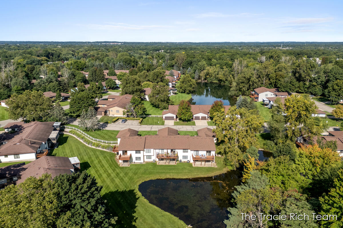 2142 Remington Way NE Grand Rapids MI 49505