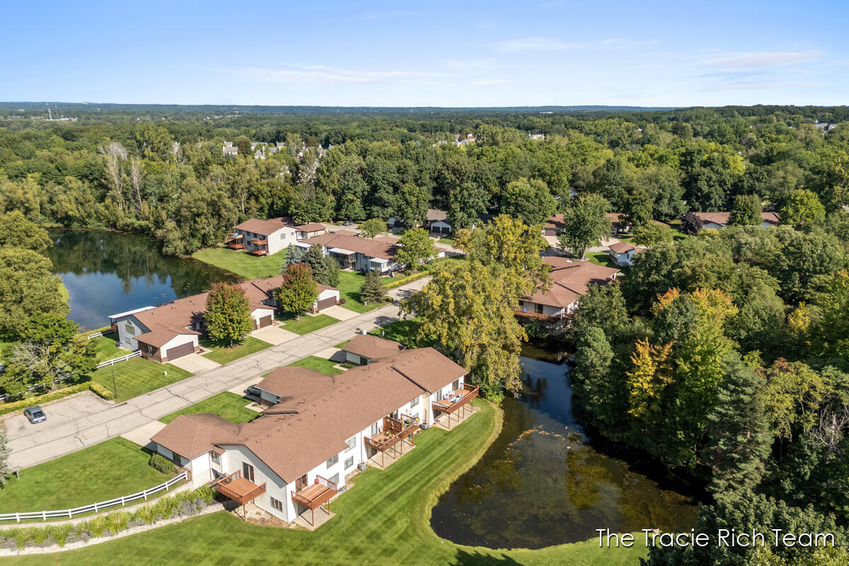 2142 Remington Way NE Grand Rapids MI 49505