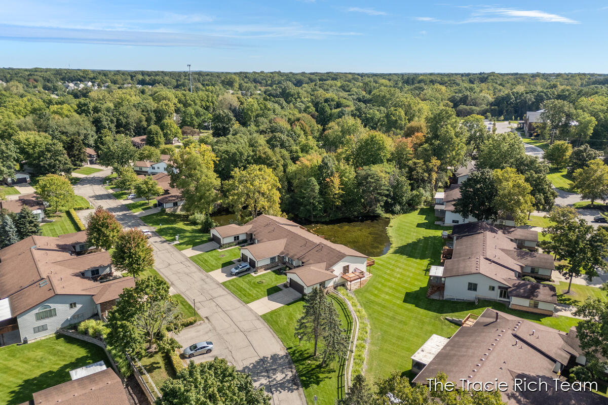 2142 Remington Way NE Grand Rapids MI 49505