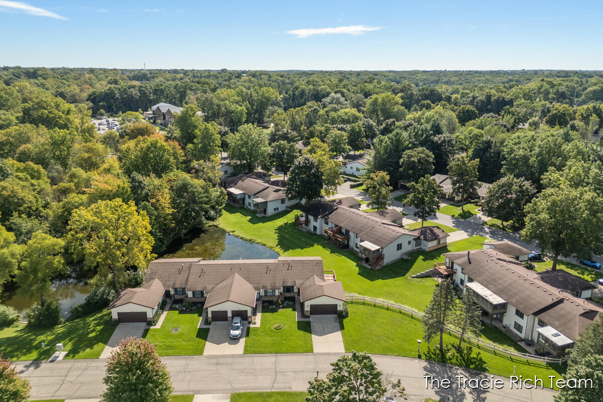 2142 Remington Way NE Grand Rapids MI 49505