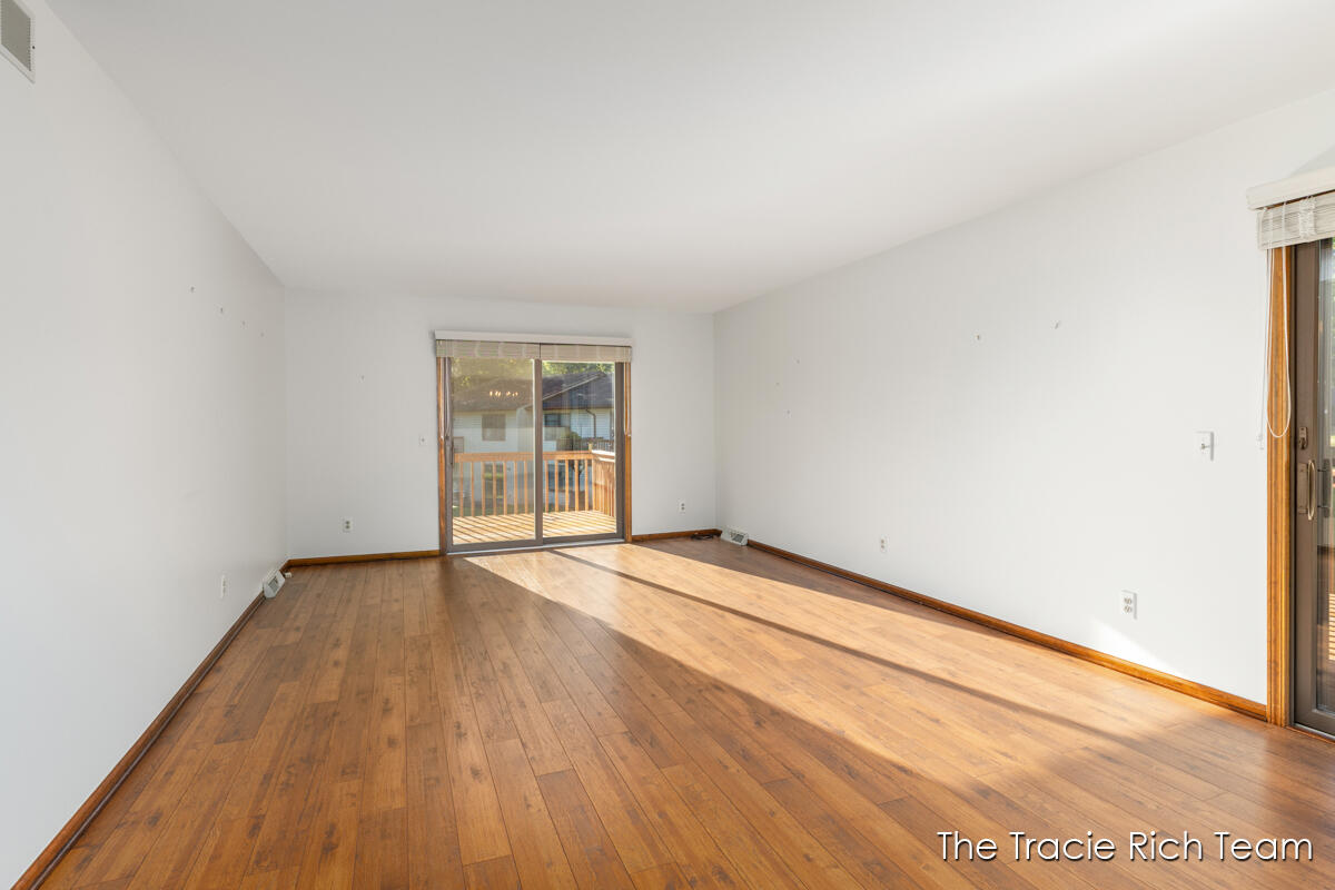 2142 Remington Way NE Grand Rapids MI 49505