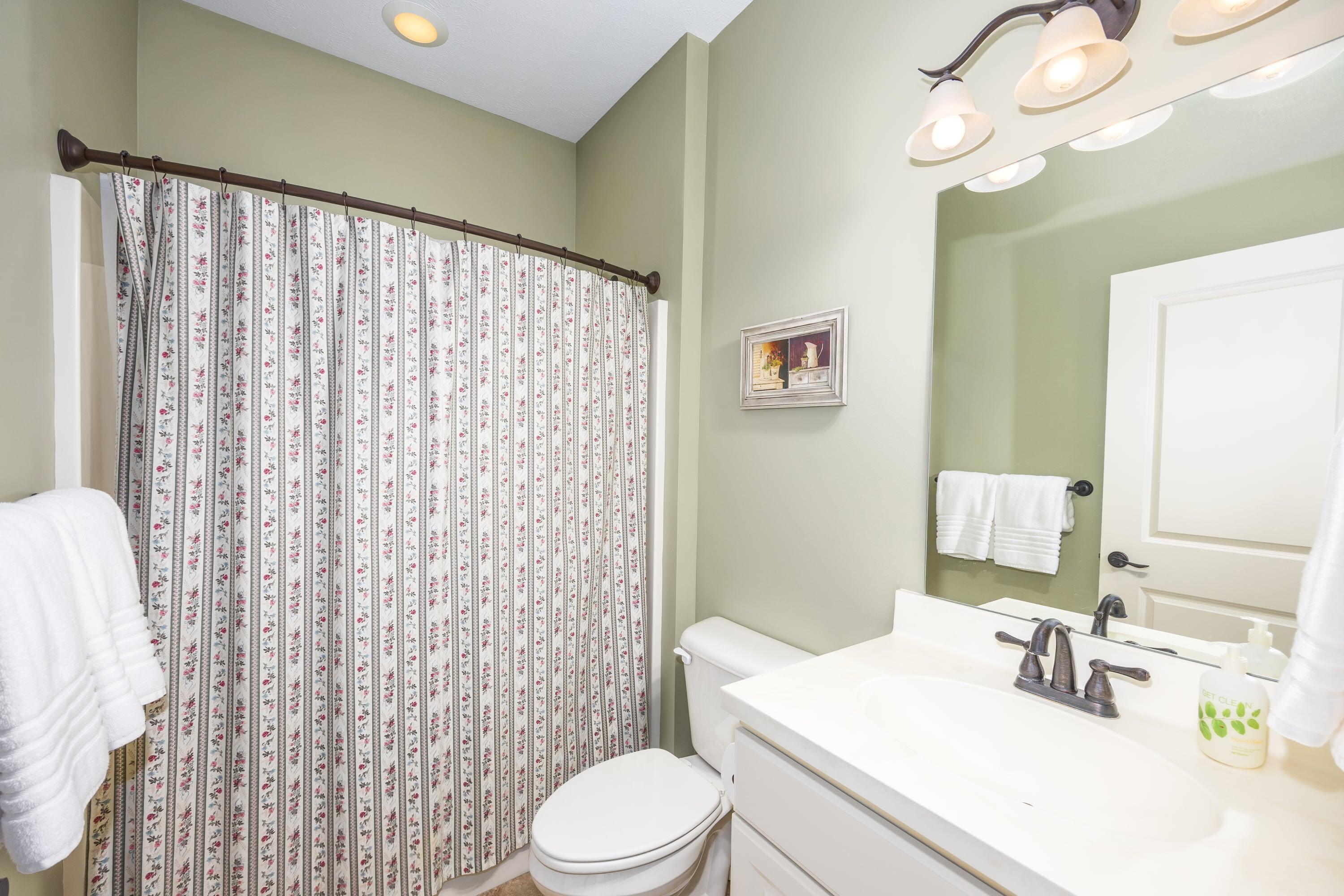 2955 Woodridge Circle NE Grand Rapids MI 49525