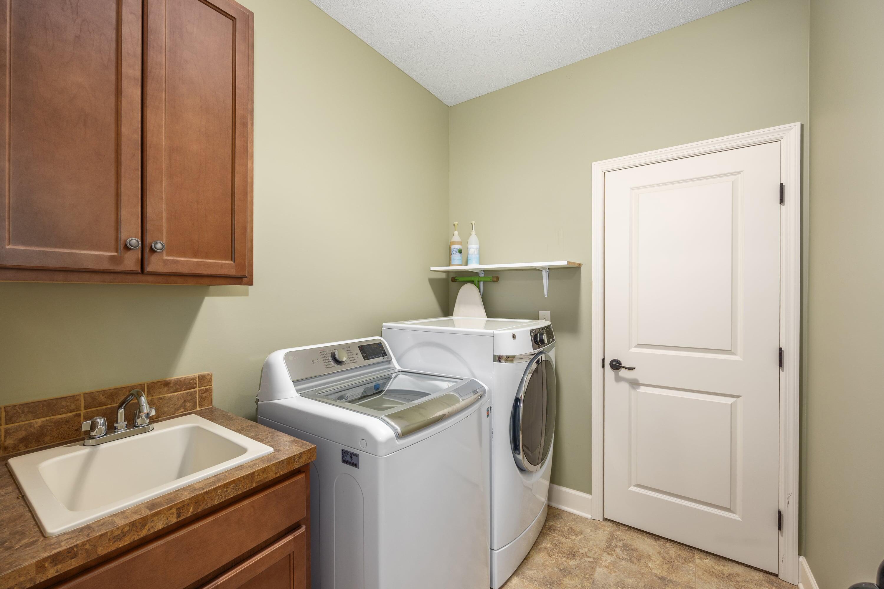 2955 Woodridge Circle NE Grand Rapids MI 49525
