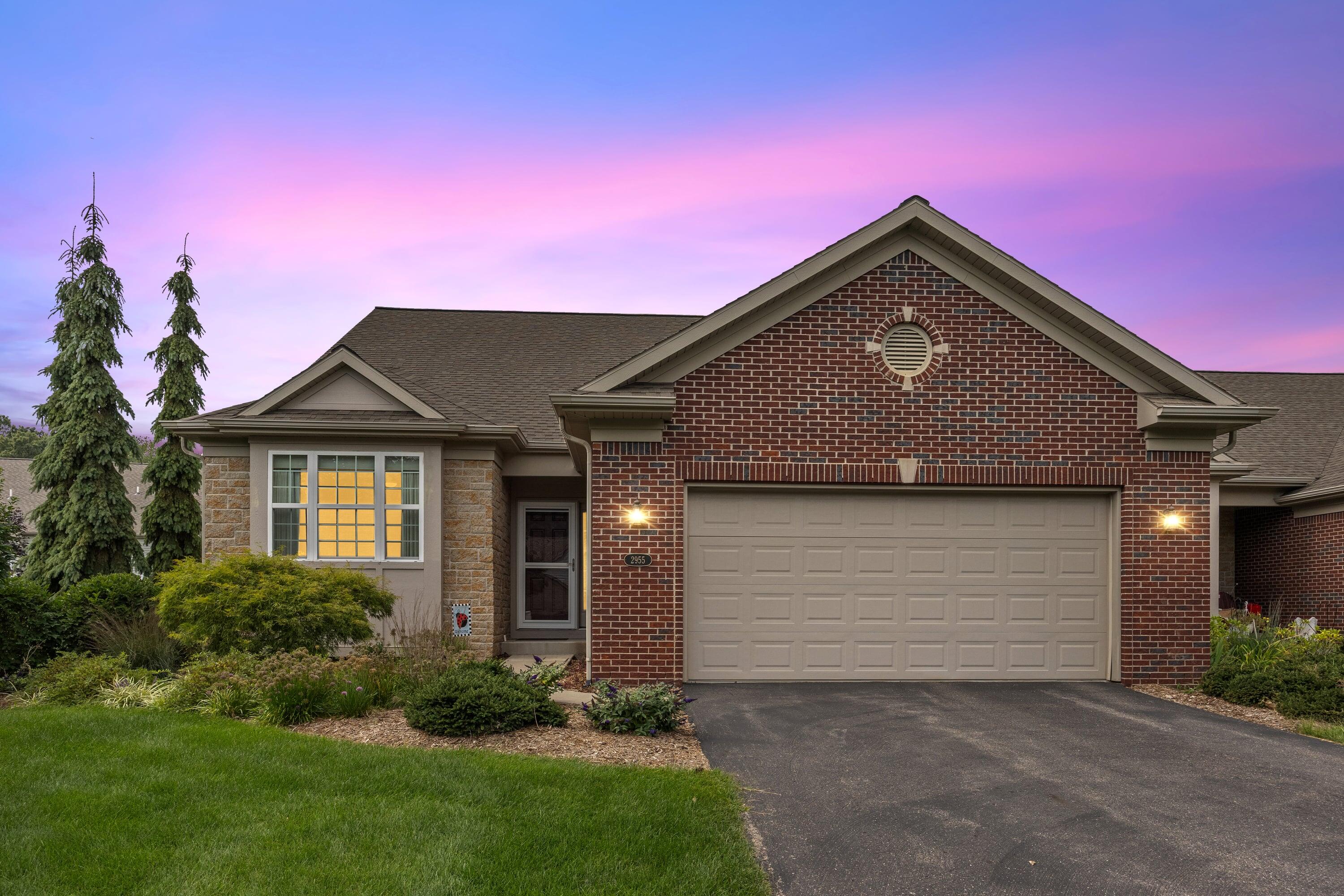 2955 Woodridge Circle NE Grand Rapids MI 49525