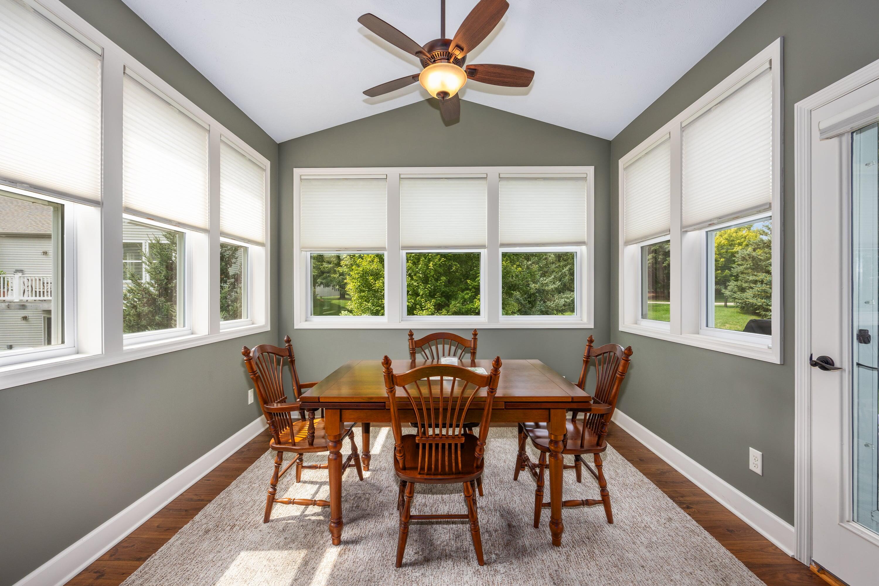 2955 Woodridge Circle NE Grand Rapids MI 49525