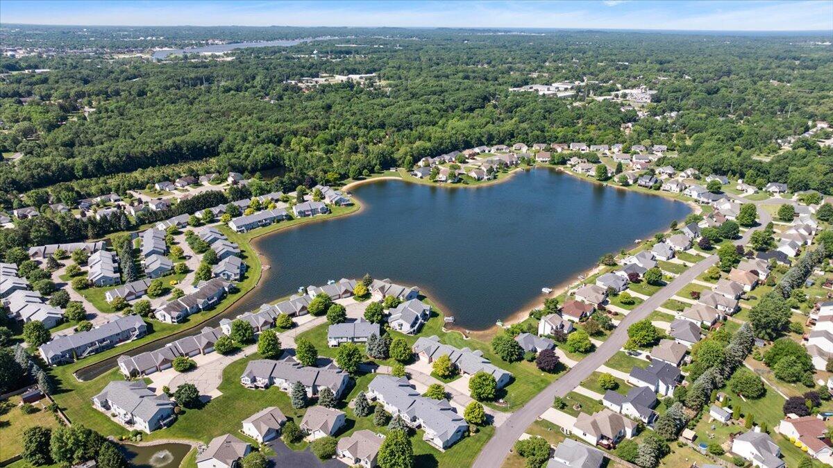 2960 Bentbrooke Drive Holland MI 49424