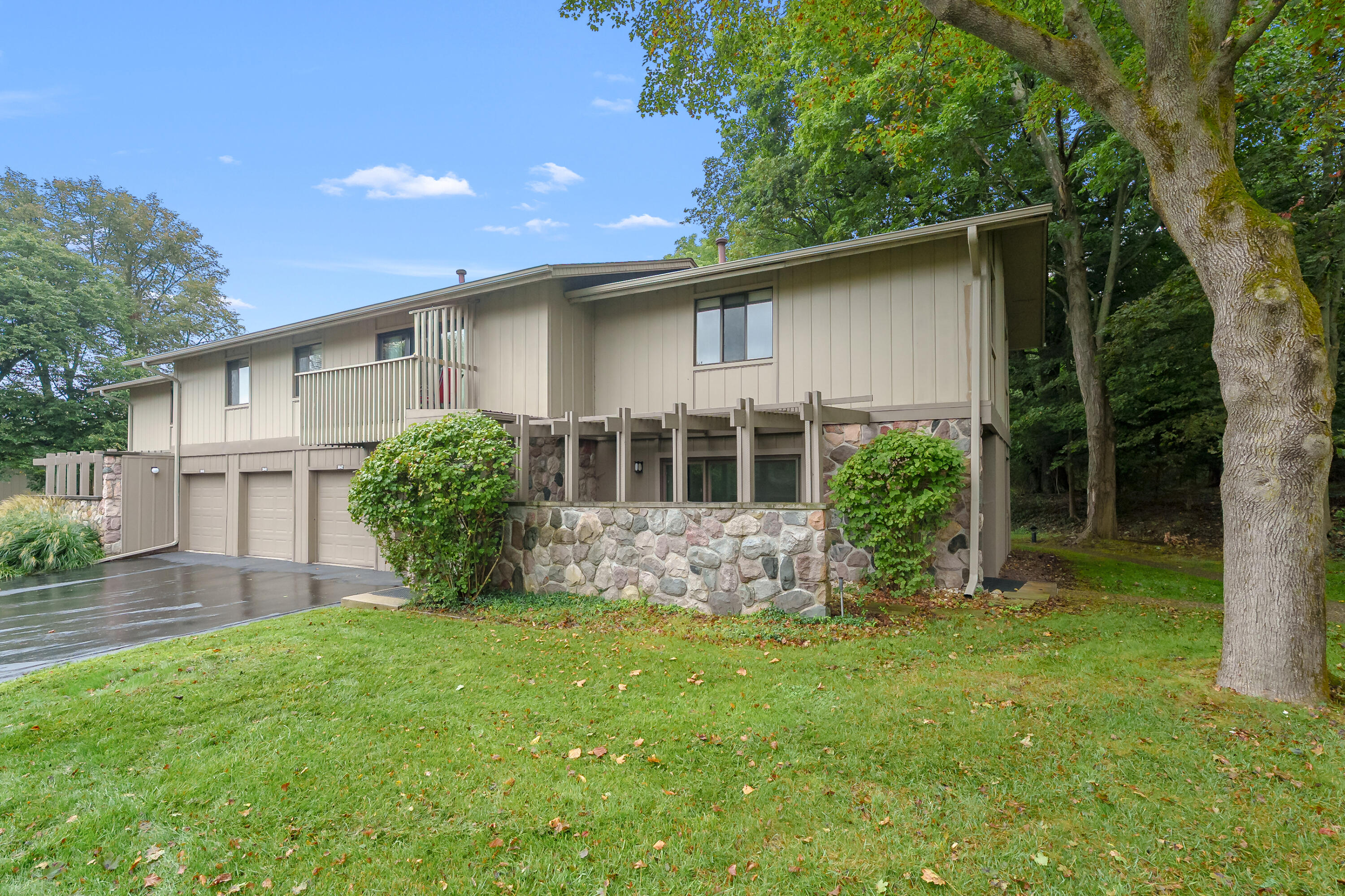 3844 Greenleaf Circle Kalamazoo MI 49008