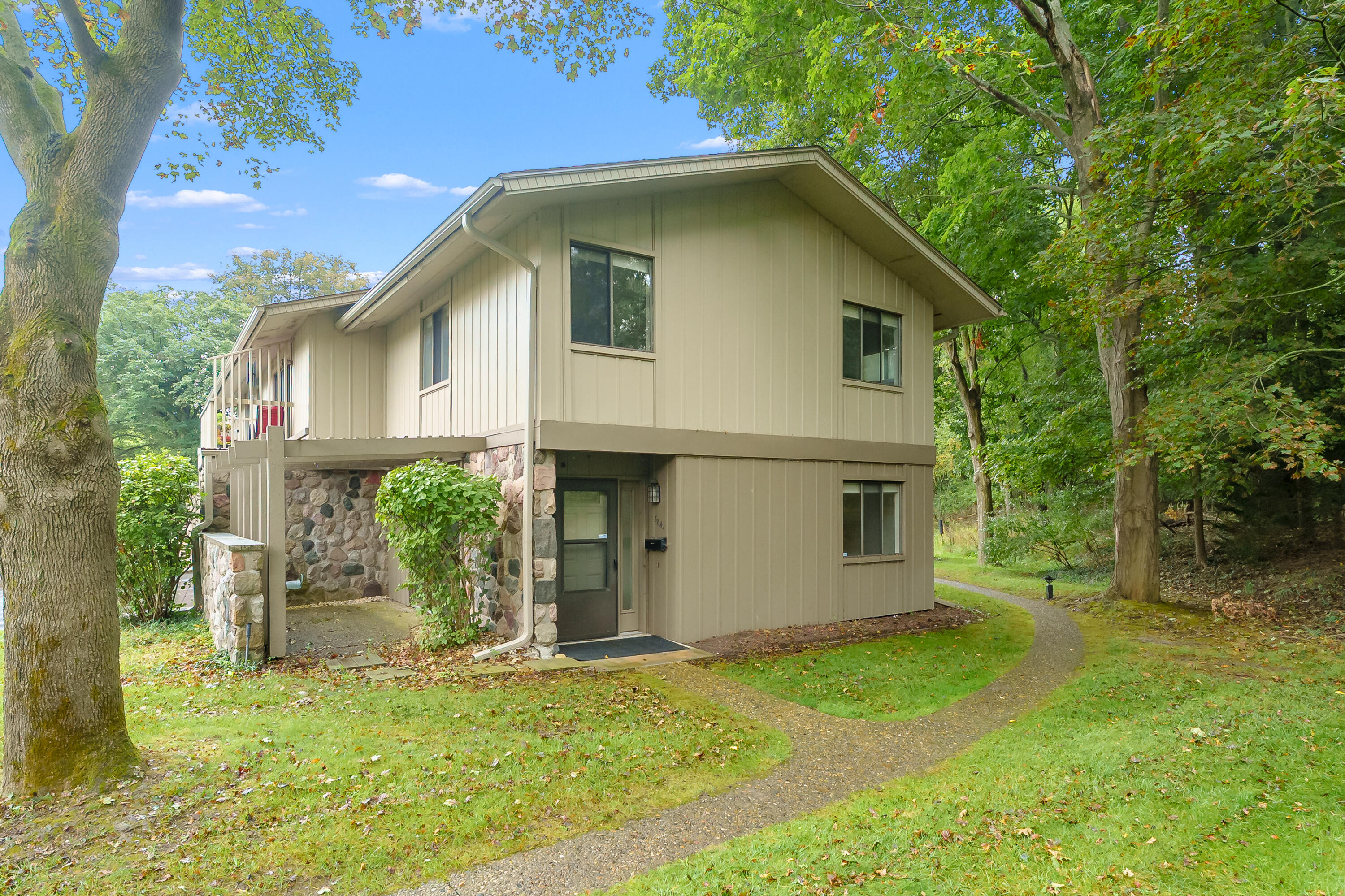 3844 Greenleaf Circle Kalamazoo MI 49008