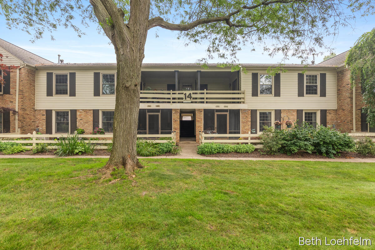 2551 Abbington Drive SE Grand Rapids MI 49506