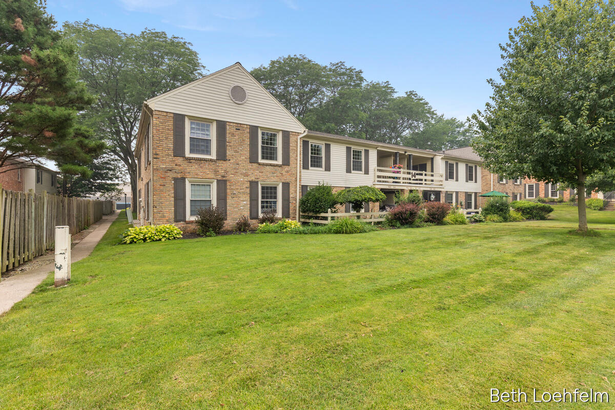 2551 Abbington Drive SE Grand Rapids MI 49506