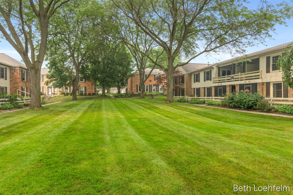 2551 Abbington Drive SE Grand Rapids MI 49506