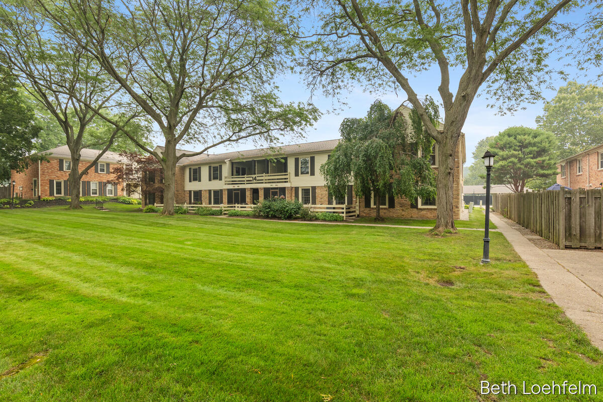 2551 Abbington Drive SE Grand Rapids MI 49506