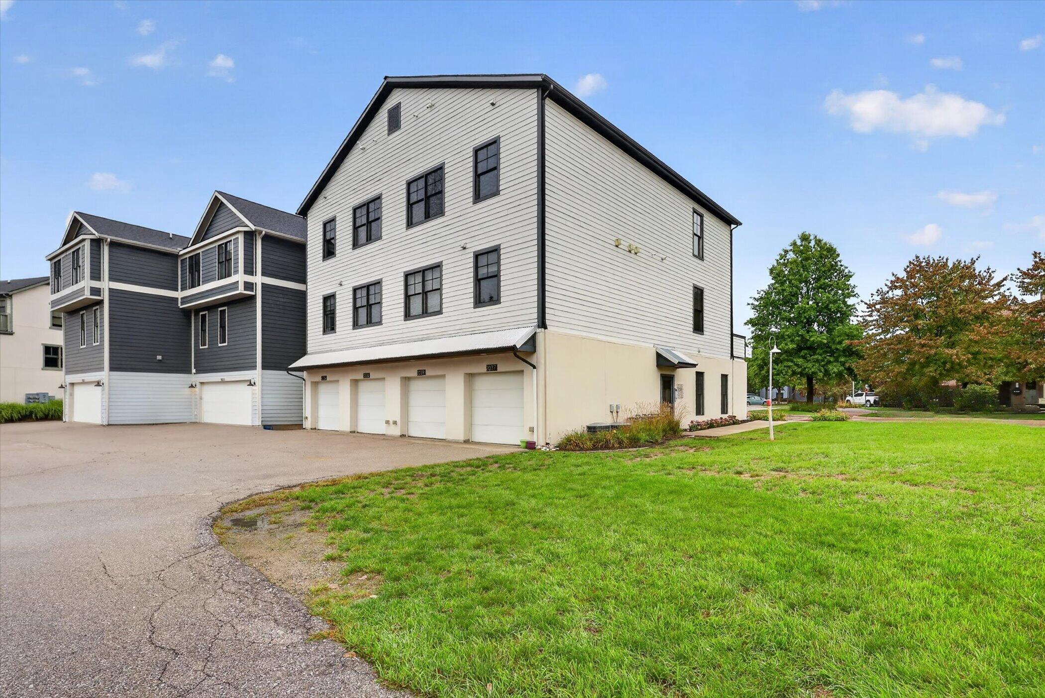 2039 Celadon Drive NE Grand Rapids MI 49525