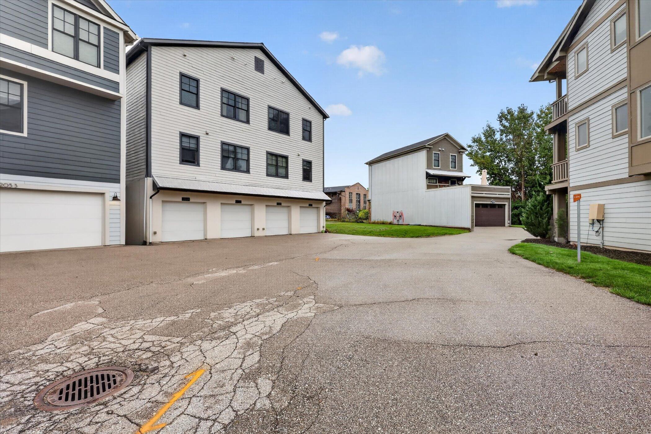 2039 Celadon Drive NE Grand Rapids MI 49525