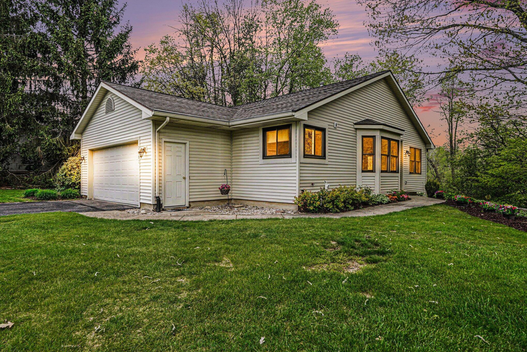 2681 Indian Creek Drive NW Grand Rapids MI 49534