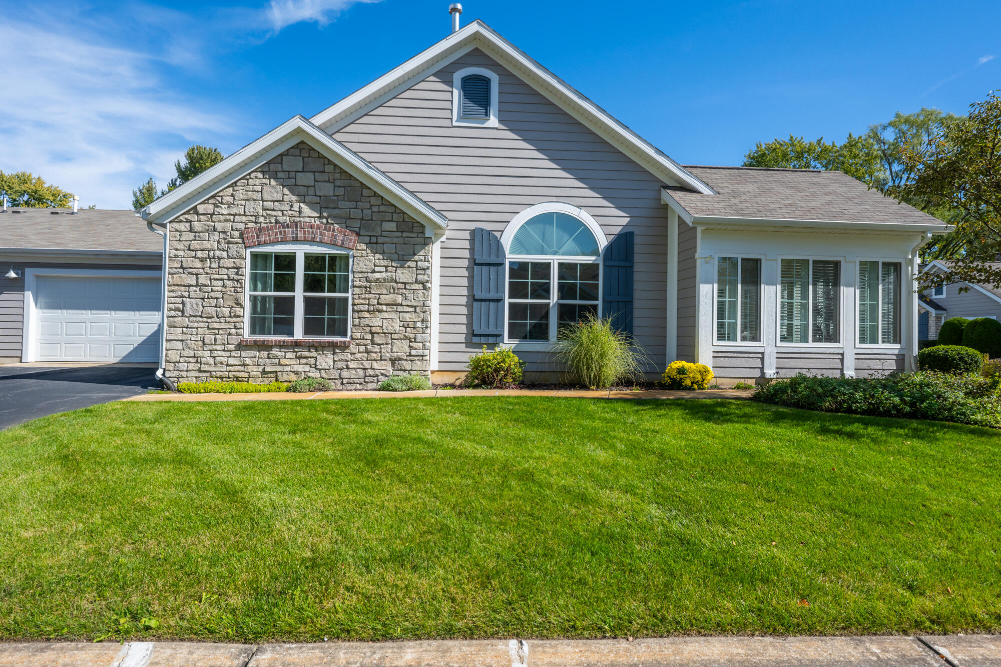 2787 Villa Lane Benton Harbor MI 49022
