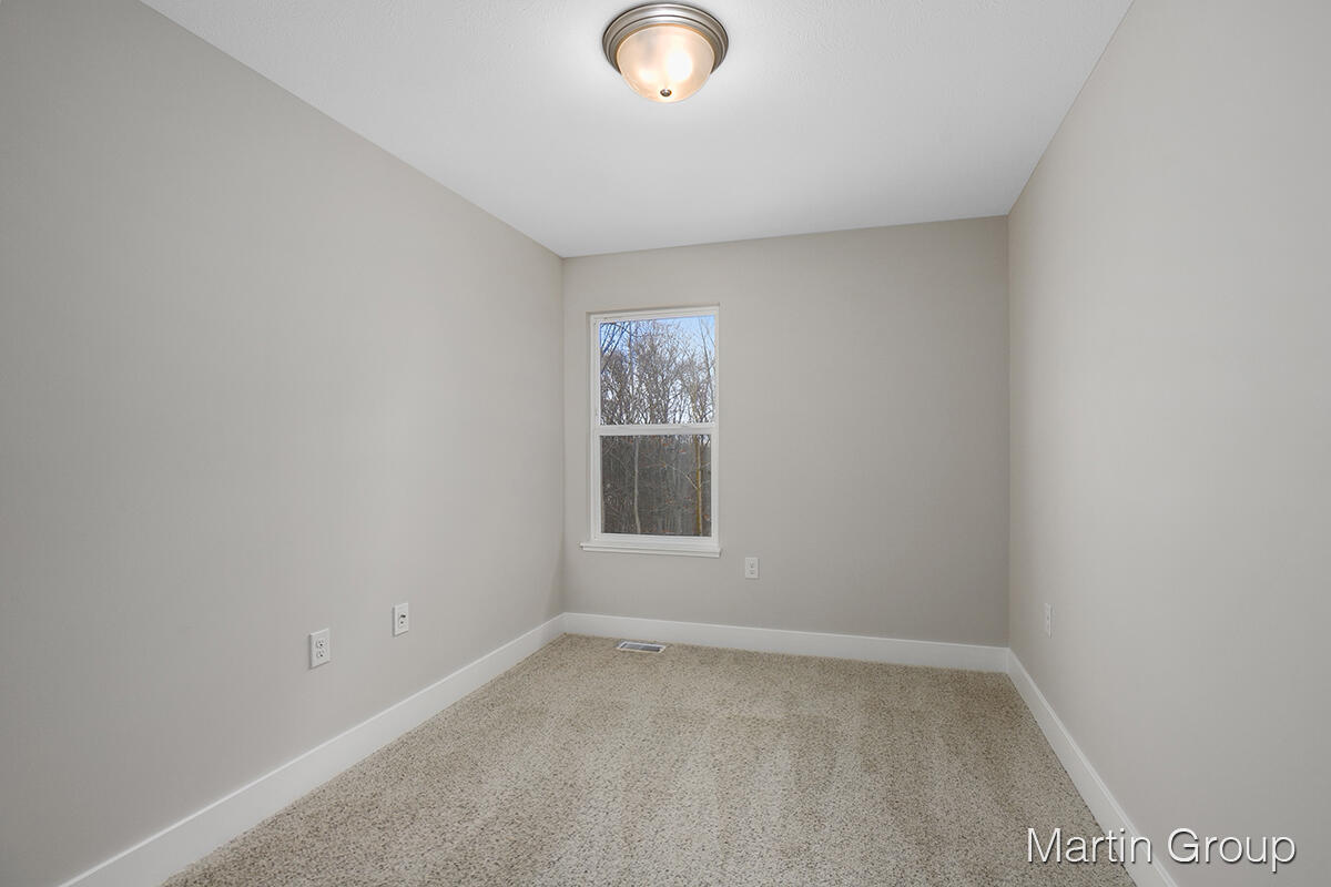 2241 Watertown Way NE Grand Rapids MI 49505