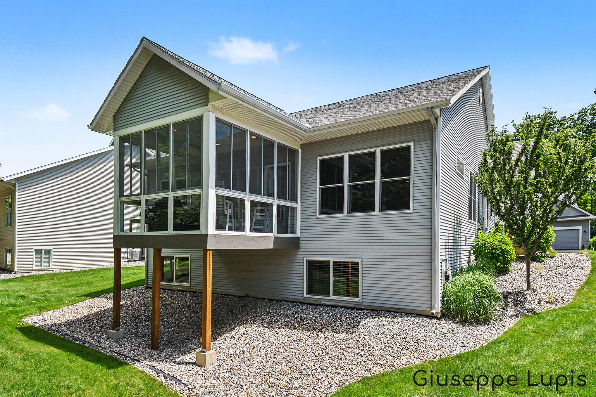 1023 Kensington Street NW Grand Rapids MI 49534