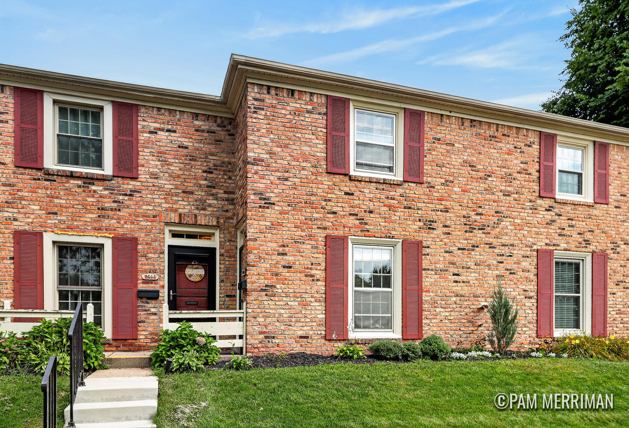 2446 Abbington Drive SE Grand Rapids MI 49506