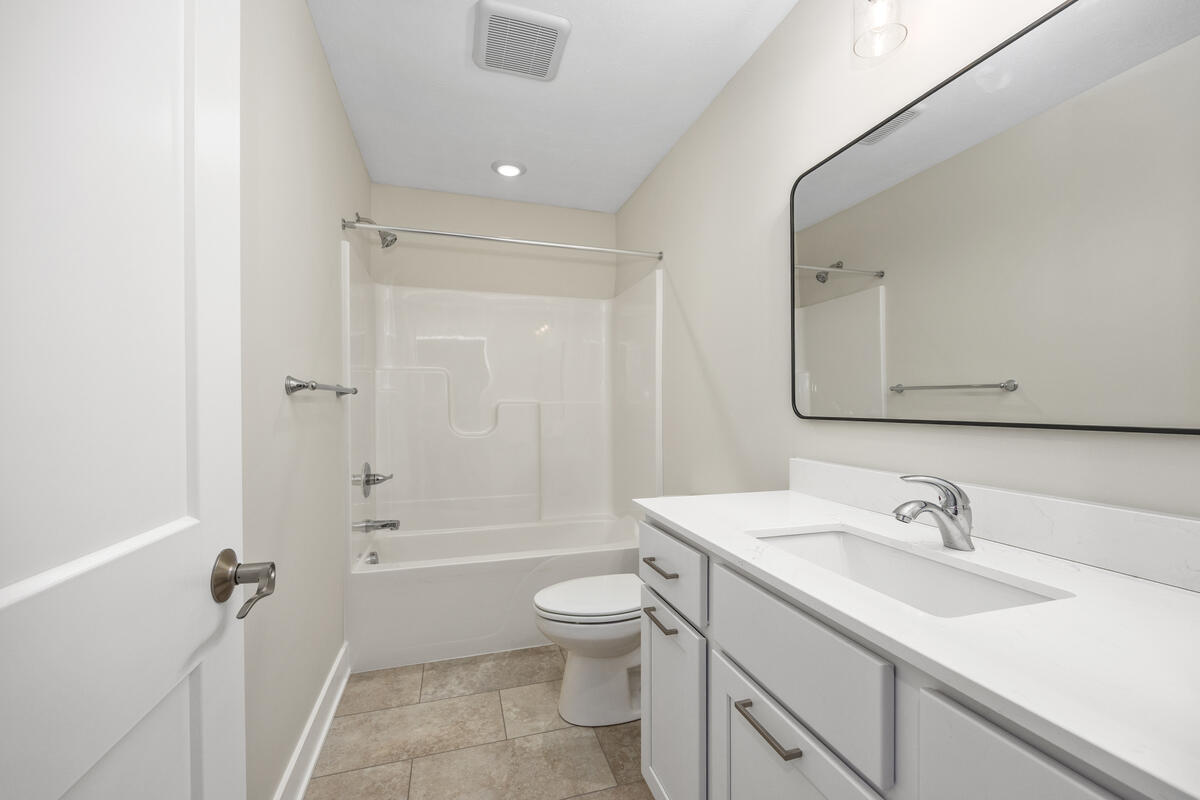 2221 Watertown Way NE Grand Rapids MI 49505