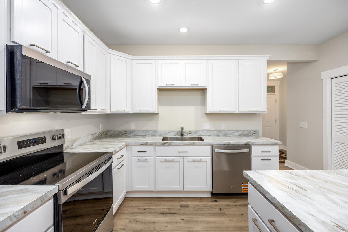 2221 Watertown Way NE Grand Rapids MI 49505