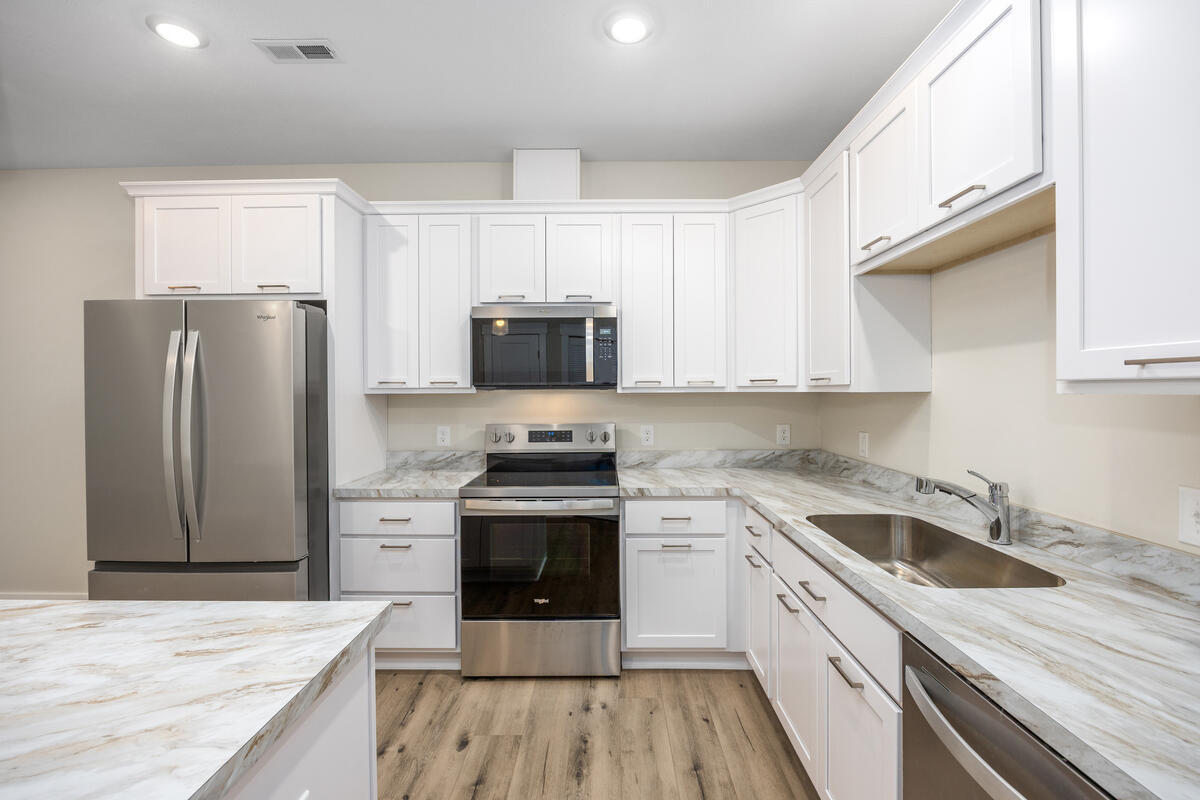 2221 Watertown Way NE Grand Rapids MI 49505