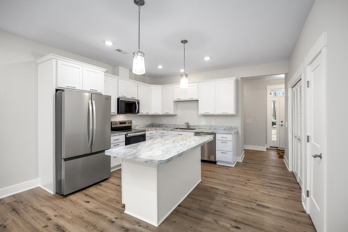2221 Watertown Way NE Grand Rapids MI 49505