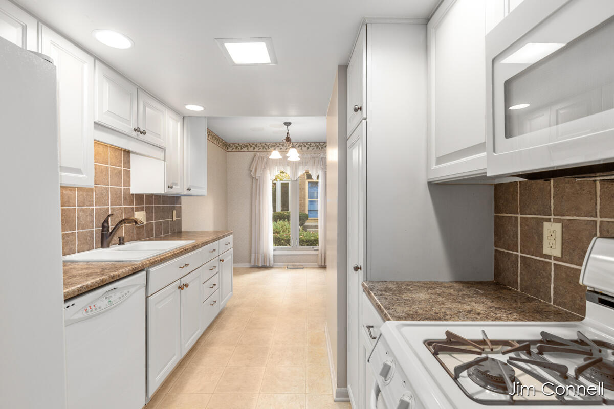 2704 Zuni Trail SE Grand Rapids MI 49506