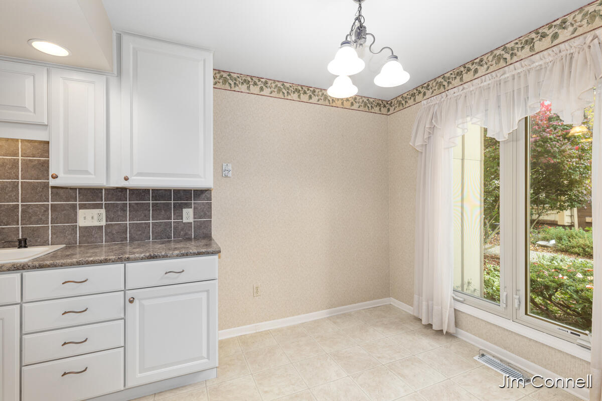 2704 Zuni Trail SE Grand Rapids MI 49506