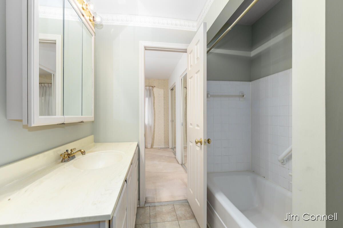 2704 Zuni Trail SE Grand Rapids MI 49506