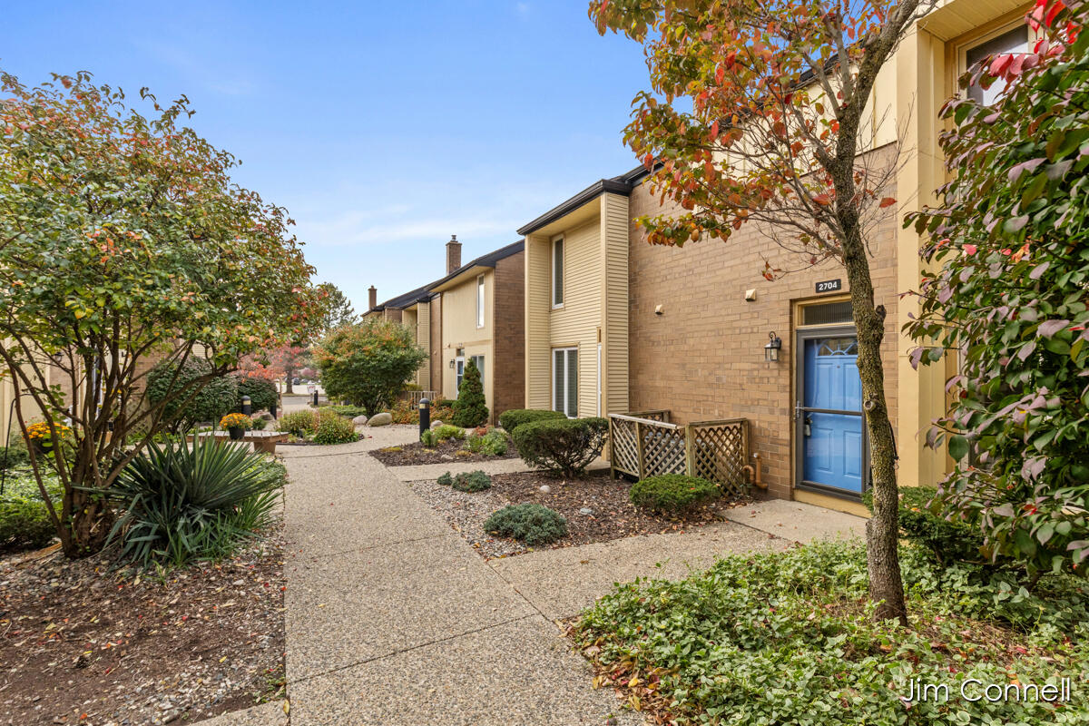 2704 Zuni Trail SE Grand Rapids MI 49506