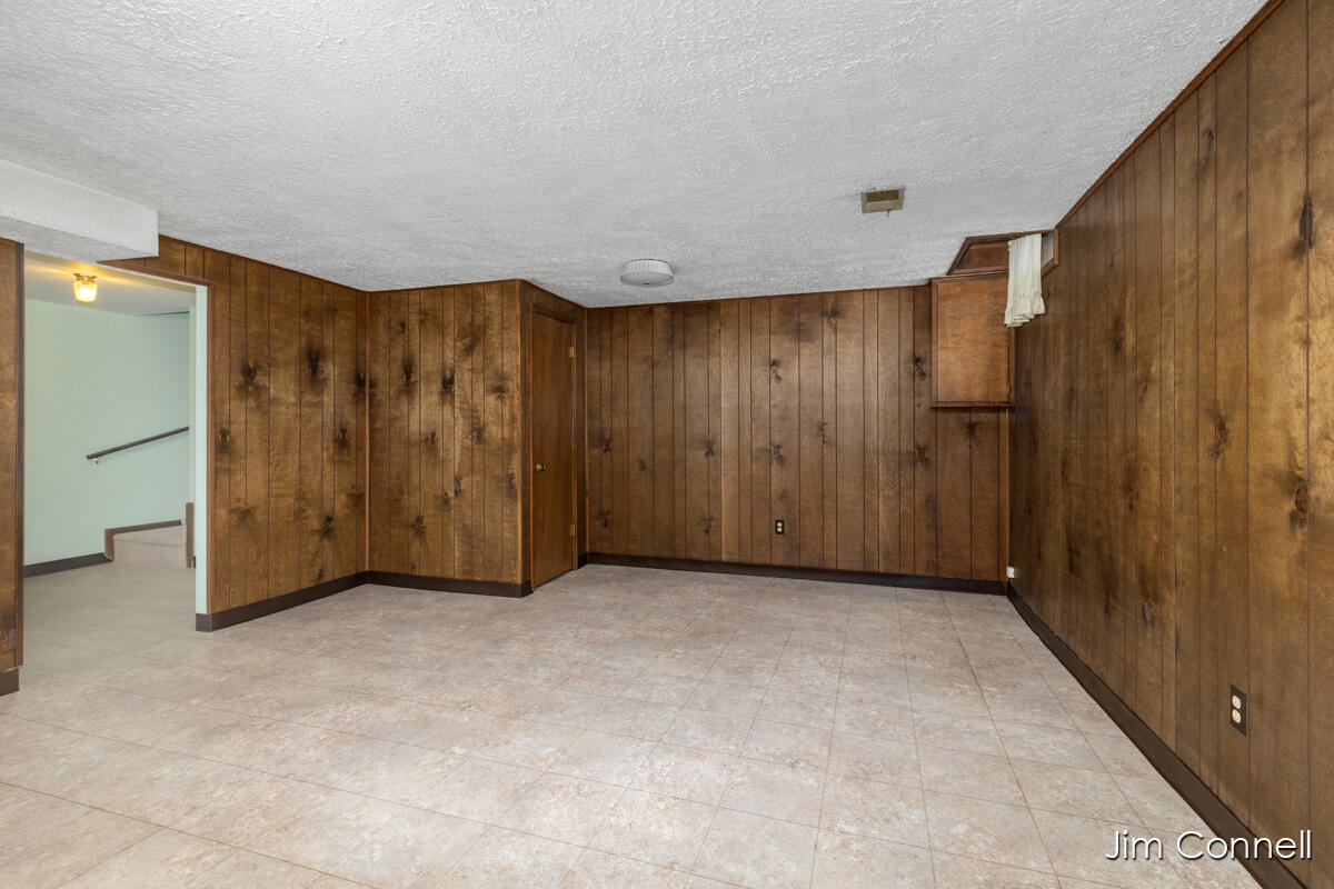 2704 Zuni Trail SE Grand Rapids MI 49506