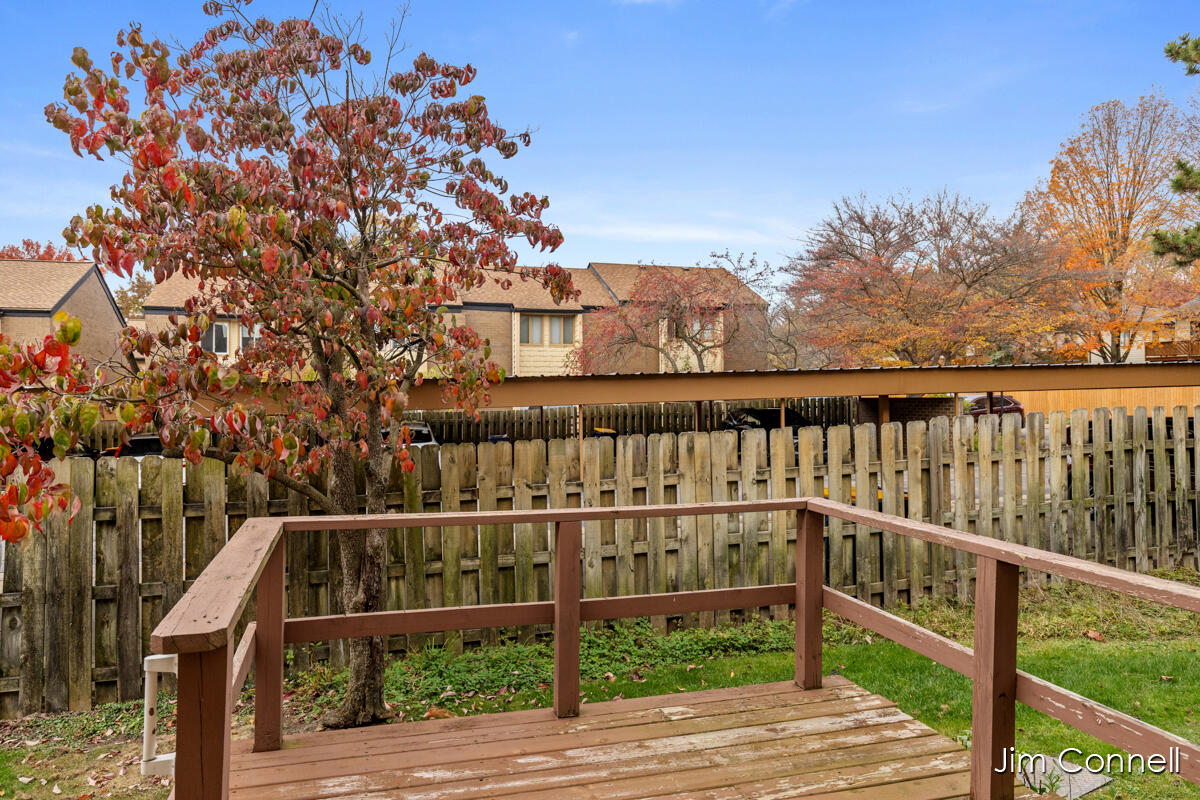 2704 Zuni Trail SE Grand Rapids MI 49506