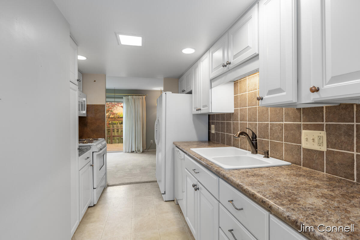 2704 Zuni Trail SE Grand Rapids MI 49506