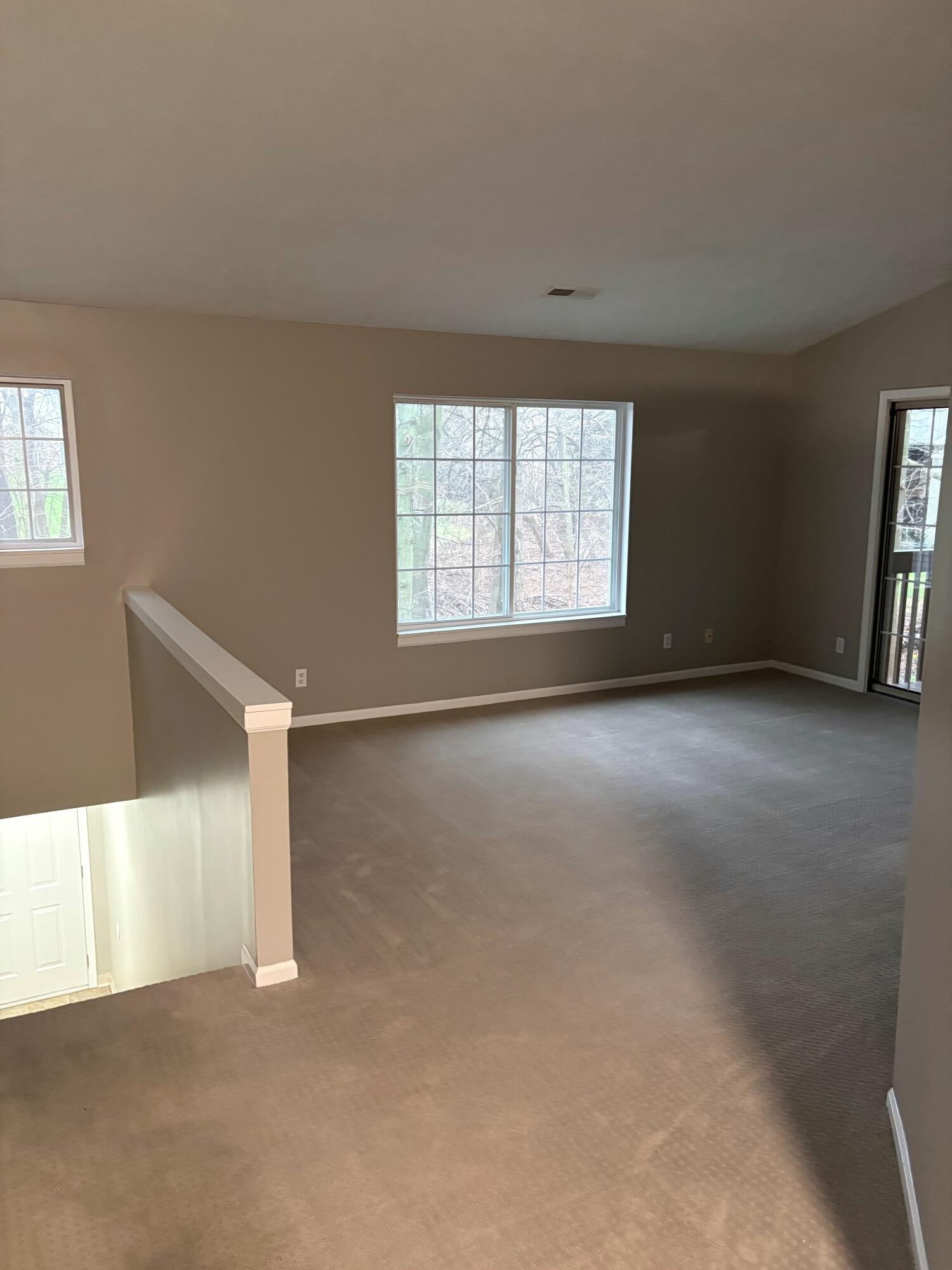 213 Hunters Lane NE Rockford MI 49341