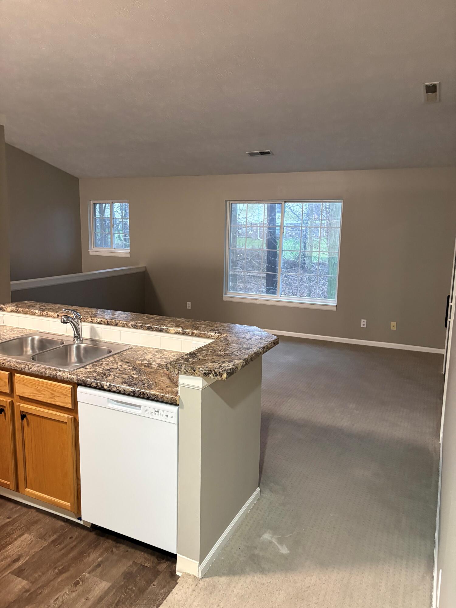 213 Hunters Lane NE Rockford MI 49341