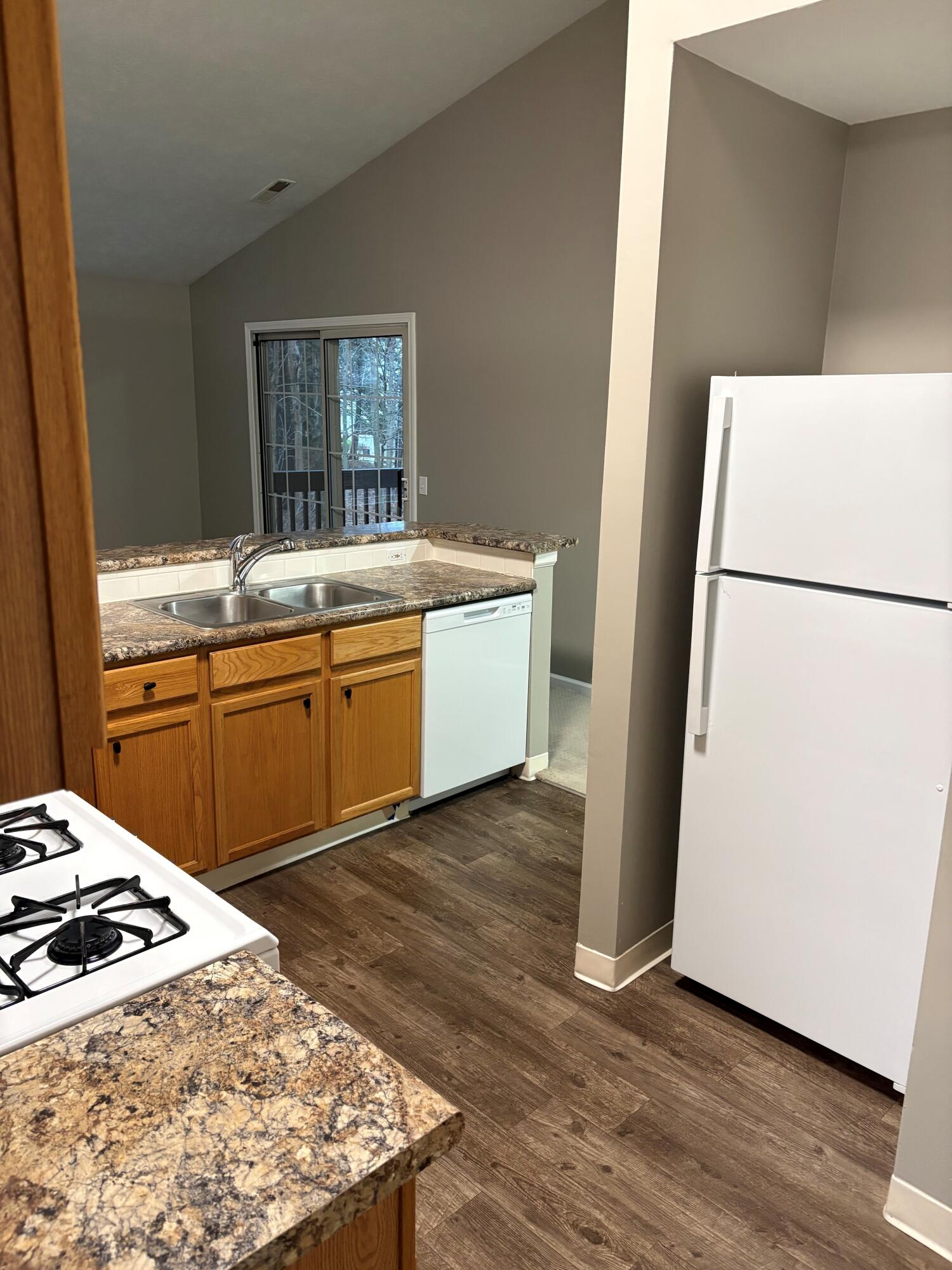 213 Hunters Lane NE Rockford MI 49341